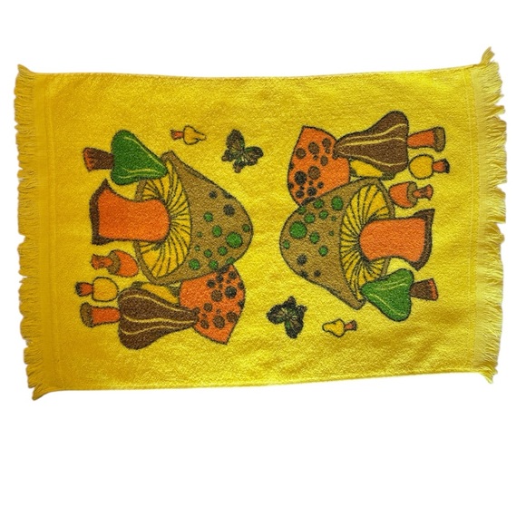 Vintage Canon Mushroom and Butterfly Hand Towel - Picture 2 of 4